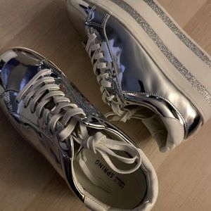 Metallic Silver platform shoes - size 7.5